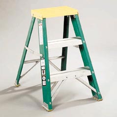 #624 Folding Fiberglass Three-Step Step Stool